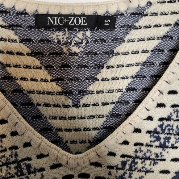 Nic+Zoe Spanish Stripe Chevron Blue Cream Knit Sweater Size SP - Picture 3 of 9